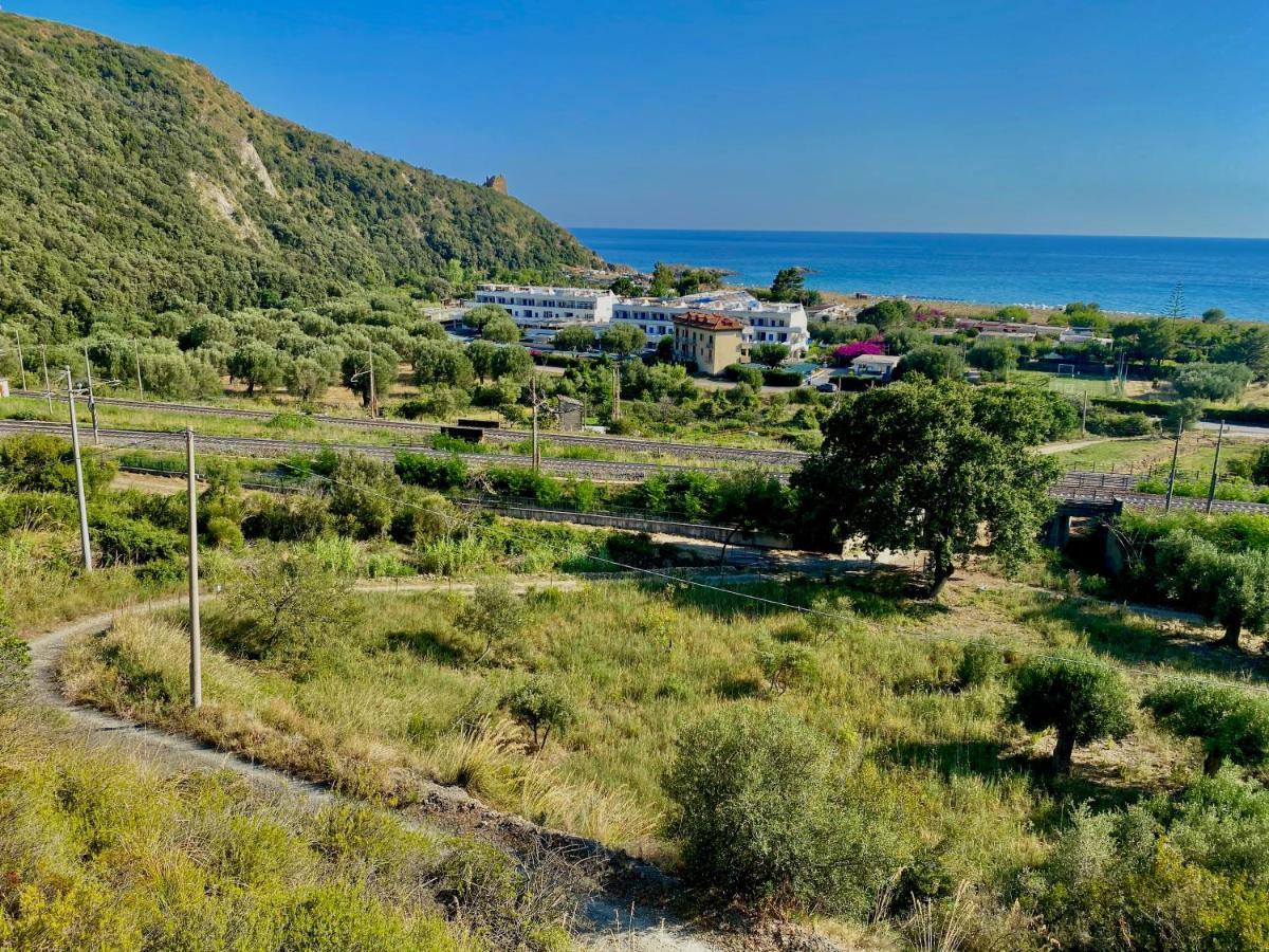 Villa Lo Scoglio Ашеа Екстер'єр фото