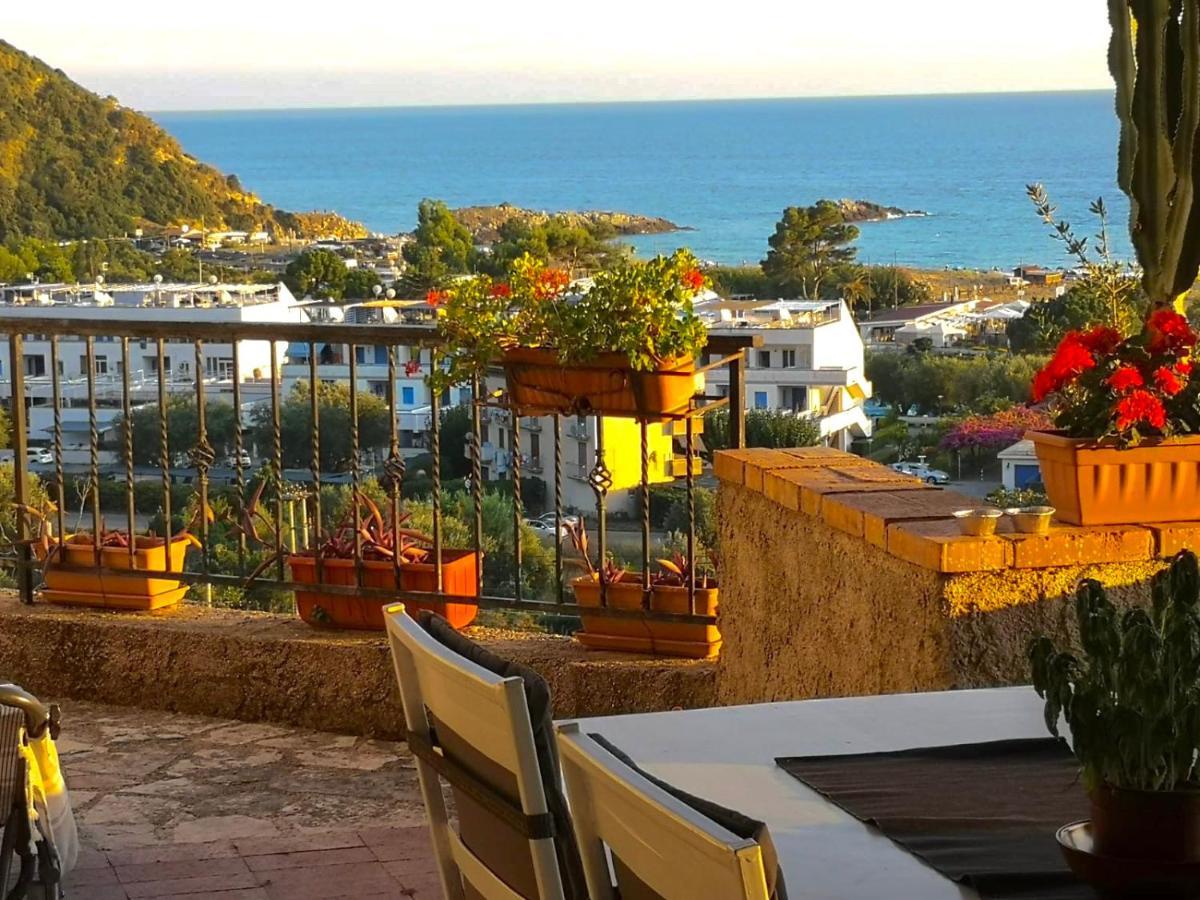 Villa Lo Scoglio Ашеа Екстер'єр фото