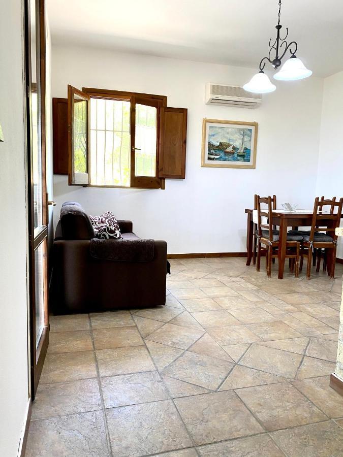 Villa Lo Scoglio Ашеа Екстер'єр фото